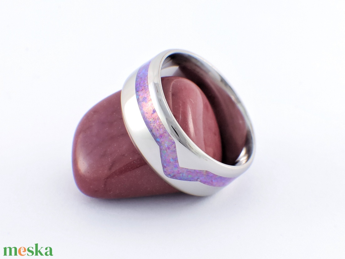 Nemesacél Gyűrű Lila Opállal. Vízálló, Karcálló, Anti-Allergén, Egyedi Megrendelésre! - ékszer - gyűrű - kerek gyűrű - Meska.hu