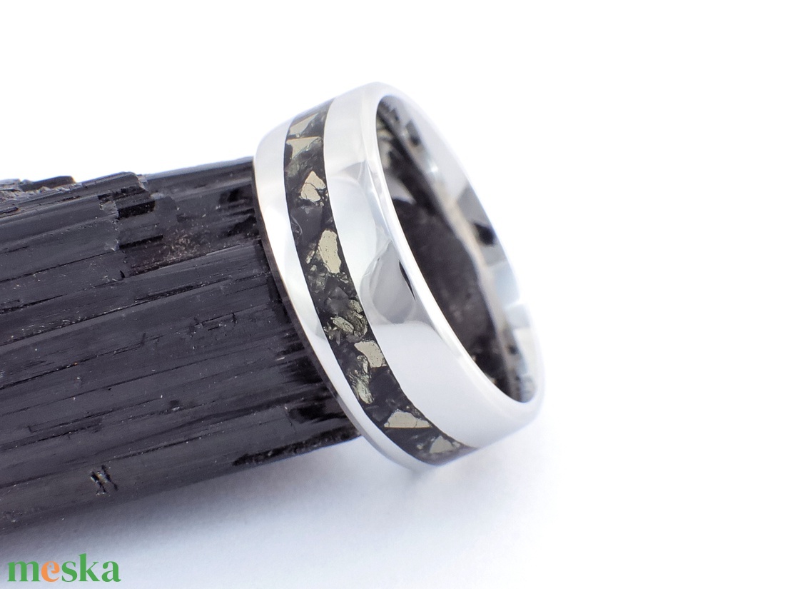 Nemesacél Gyűrű Pirit És Obszidián Ásványokkal. Vízálló, Karcálló, Anti-Allergén, Egyedi Megrendelésre! - ékszer - gyűrű - kerek gyűrű - Meska.hu