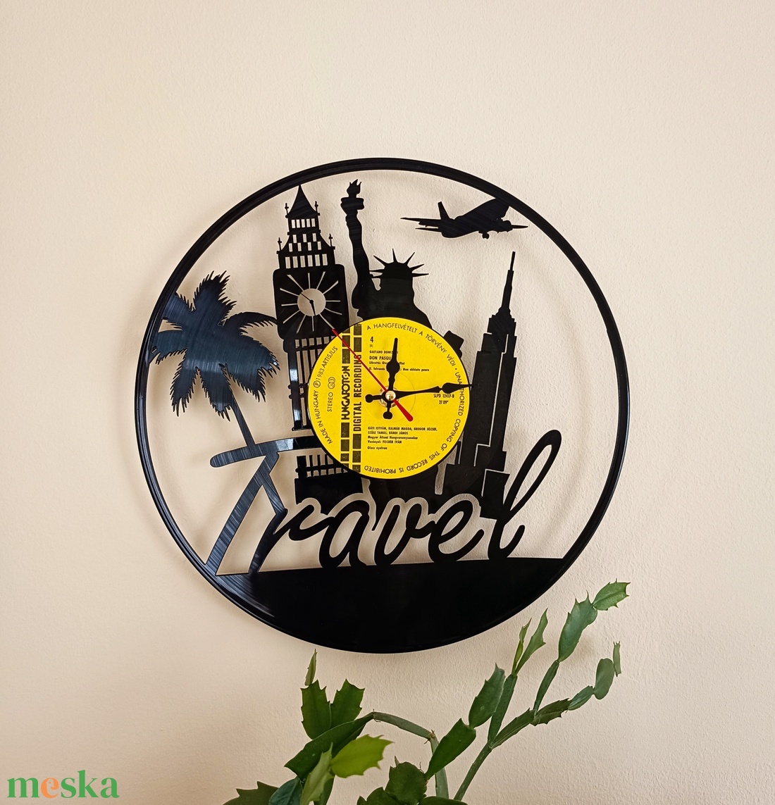 Bakelit falióra Travel - művészet - bakelit lemezek & kazetták - Meska.hu Bakelit falióra Travel - művészet - bakelit lemezek & kazetták - Meska.hu