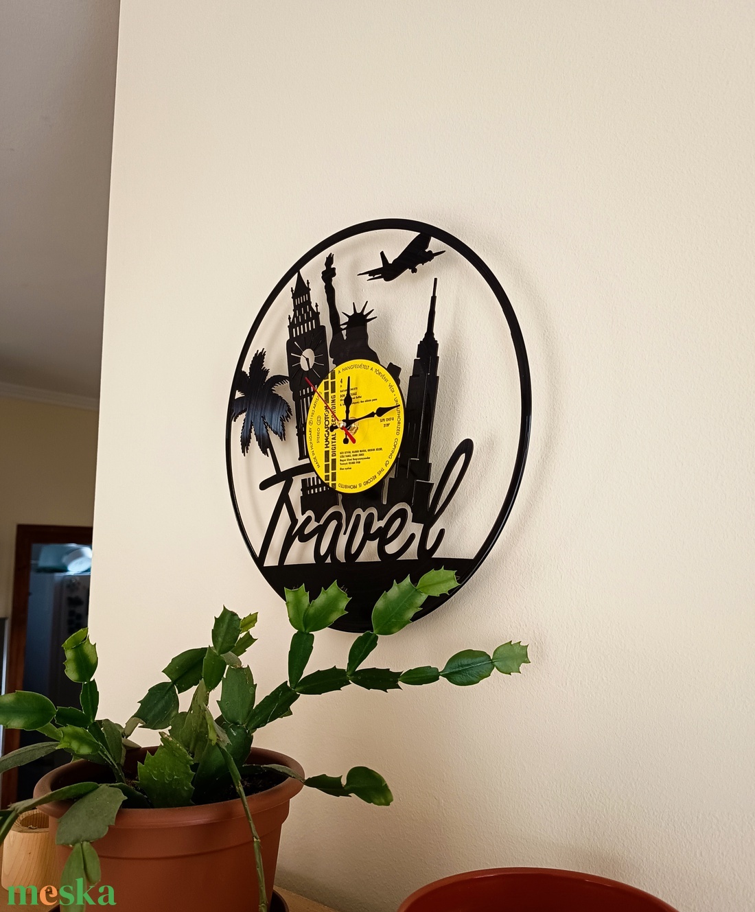 Bakelit falióra Travel - művészet - bakelit lemezek & kazetták - Meska.hu Bakelit falióra Travel - művészet - bakelit lemezek & kazetták - Meska.hu