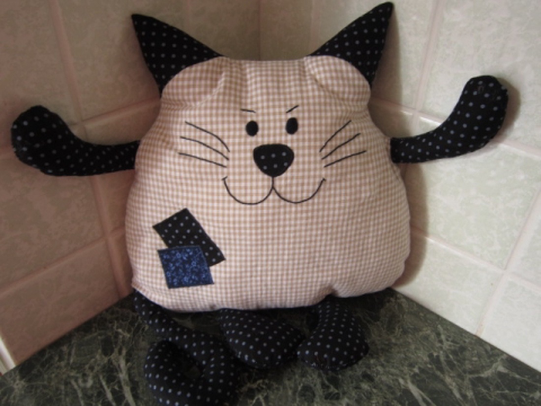 Cirmi az ölelgetős cica párna -  - Meska.hu