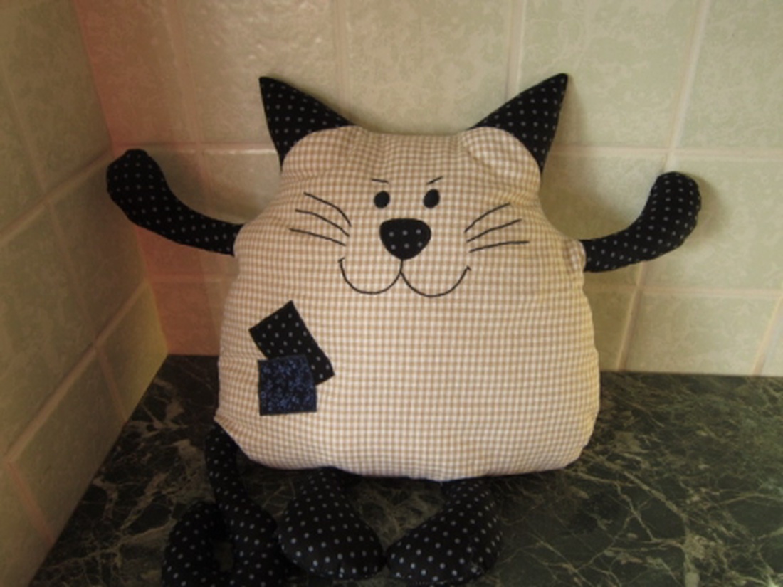 Cirmi az ölelgetős cica párna -  - Meska.hu