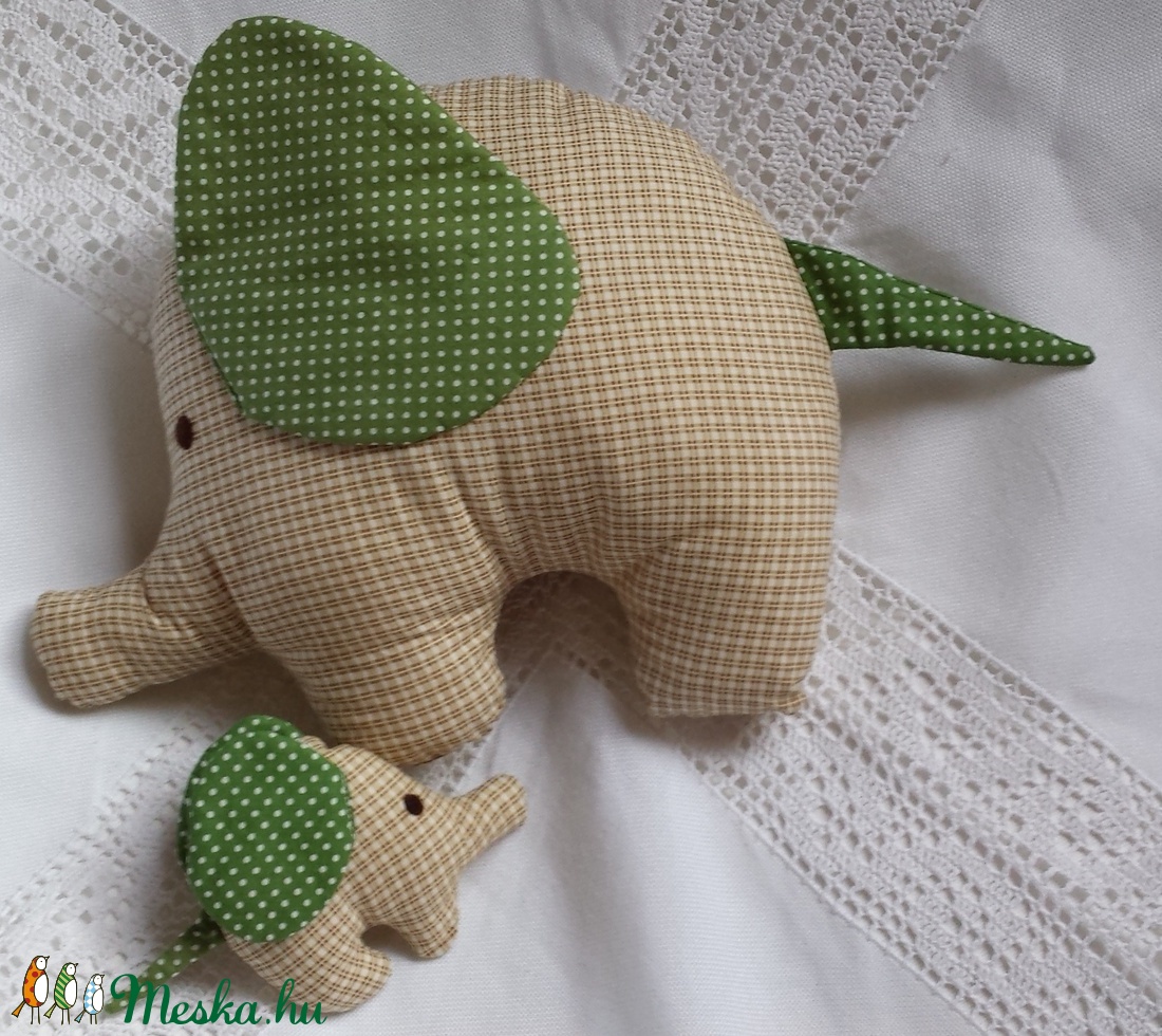 Trombi és fia az ölelgetős elefánt párna - otthon & életmód - babaszoba, gyerekszoba - gyerek díszpárna - Meska.hu Trombi és fia az ölelgetős elefánt párna - otthon & életmód - babaszoba, gyerekszoba - gyerek díszpárna - Meska.hu