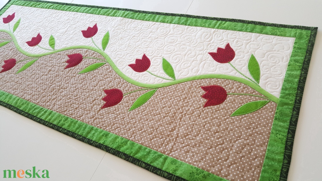 Tavaszi asztali futó friss tavaszi szinekben - otthon & életmód - konyhafelszerelés, tálalás - Meska.hu