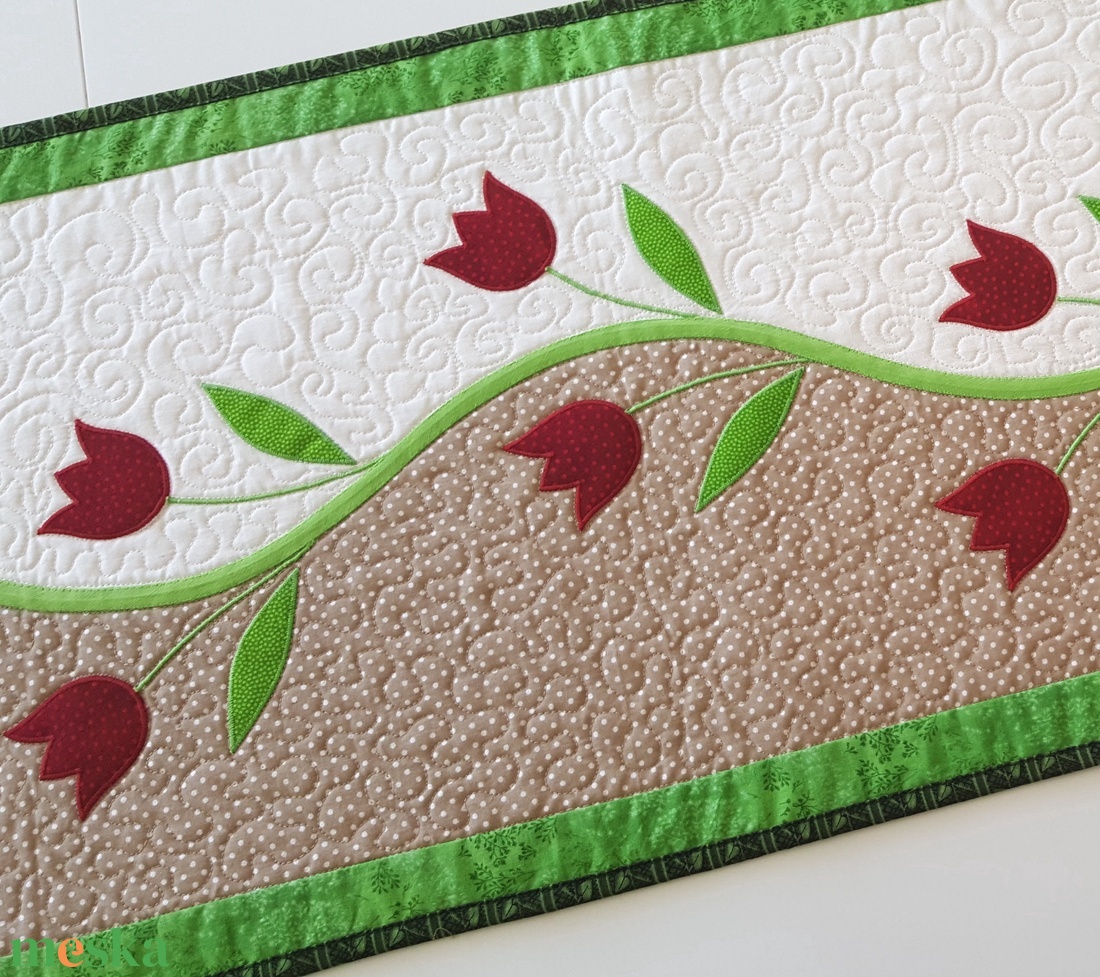 Tavaszi asztali futó friss tavaszi szinekben - otthon & életmód - konyhafelszerelés, tálalás - Meska.hu