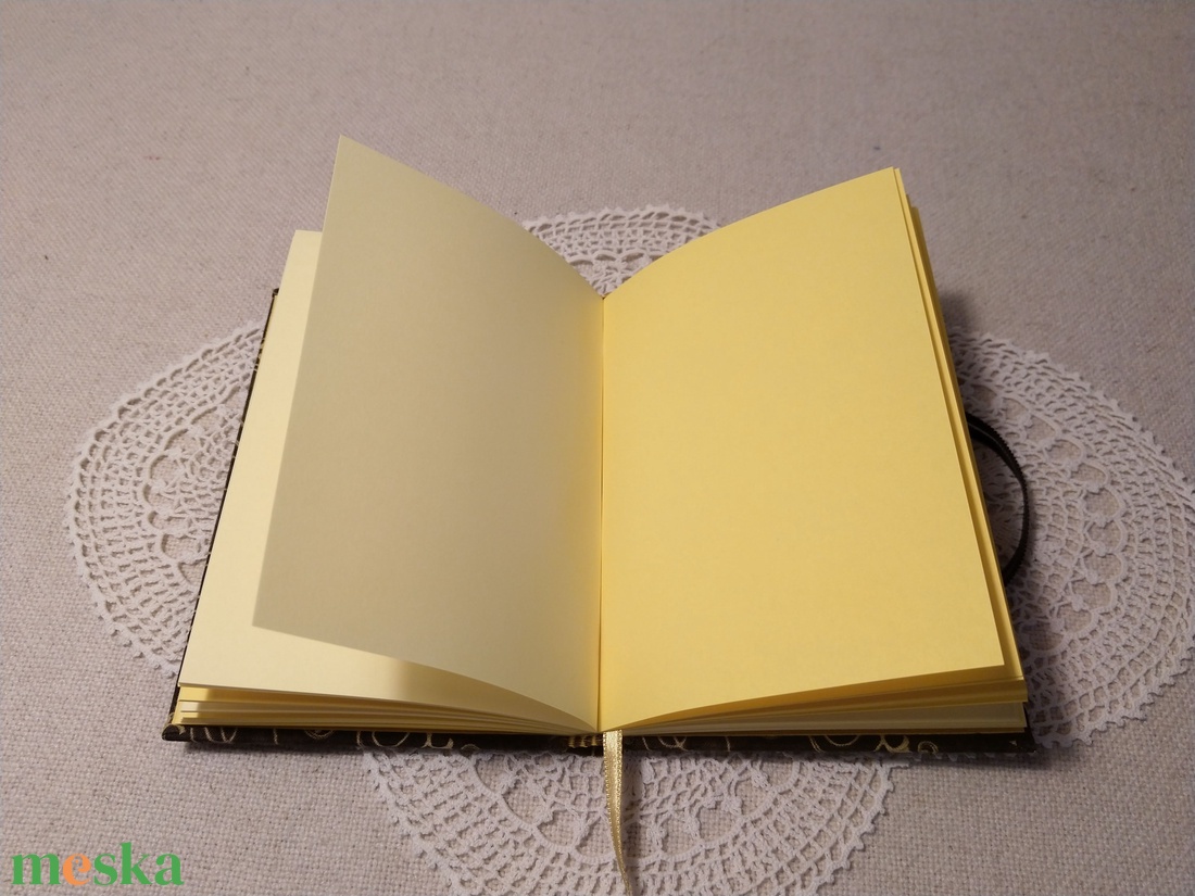 A/6 Barna mintás, kampós notesz - otthon & életmód - papír, írószer - jegyzetfüzet & napló - Meska.hu A/6 Barna mintás, kampós notesz - otthon & életmód - papír, írószer - jegyzetfüzet & napló - Meska.hu