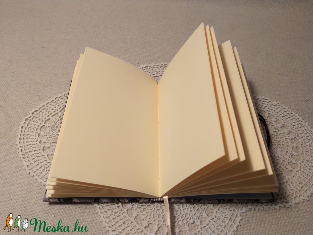 A/6 Barna-kék mintás, kampós notesz - otthon & lakás - papír írószer - jegyzetfüzet & napló - Meska.hu A/6 Barna-kék mintás, kampós notesz - otthon & lakás - papír írószer - jegyzetfüzet & napló - Meska.hu