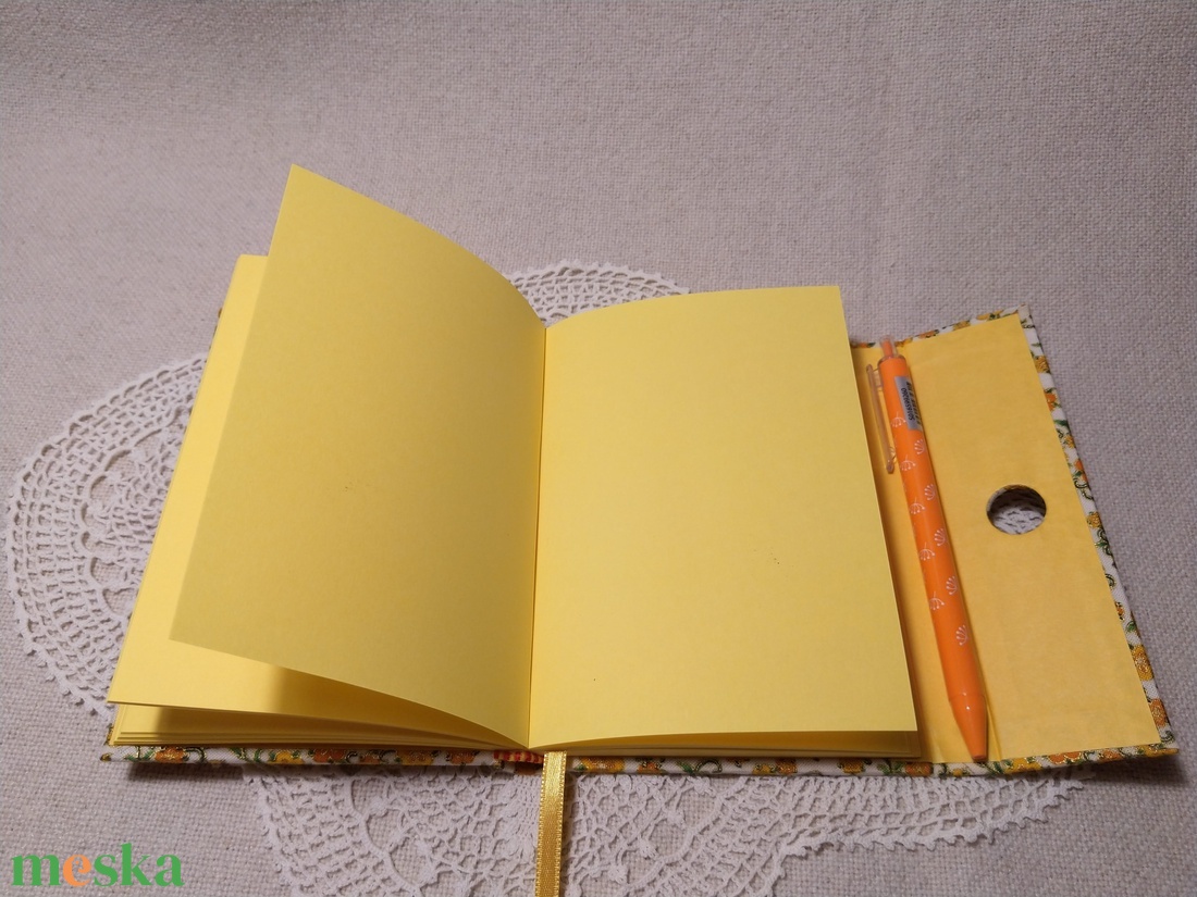 A/6 Sárga virágos, tollas notesz  - otthon & lakás - papír írószer - jegyzetfüzet & napló - Meska.hu