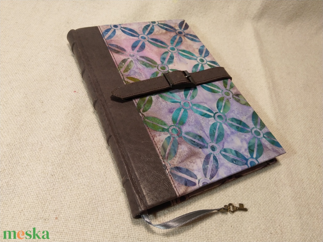 A/5 Kék, bőr/textil kötésű, csatos, vonalas napló - otthon & életmód - papír, írószer - jegyzetfüzet & napló - Meska.hu