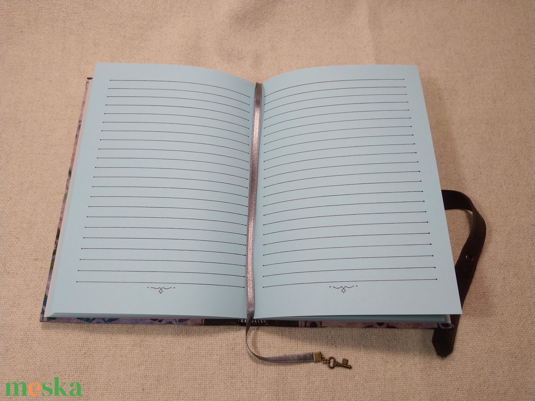 A/5 Kék, bőr/textil kötésű, csatos, vonalas napló - otthon & életmód - papír, írószer - jegyzetfüzet & napló - Meska.hu