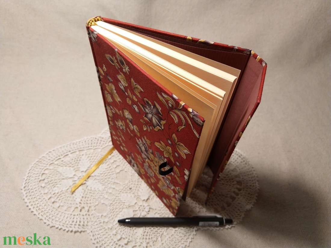A/5 Vörös, virágmintás, vonalas , tollas napló - otthon & lakás - papír írószer - jegyzetfüzet & napló - Meska.hu