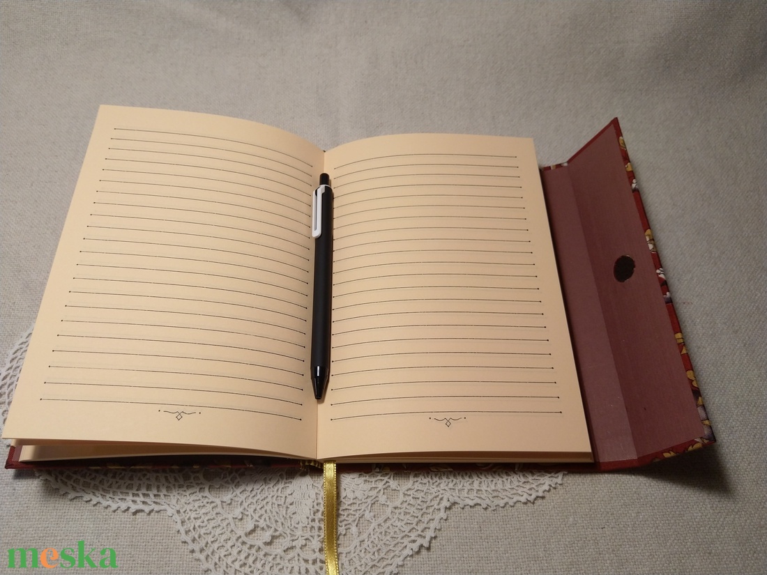 A/5 Vörös, virágmintás, vonalas , tollas napló - otthon & lakás - papír írószer - jegyzetfüzet & napló - Meska.hu