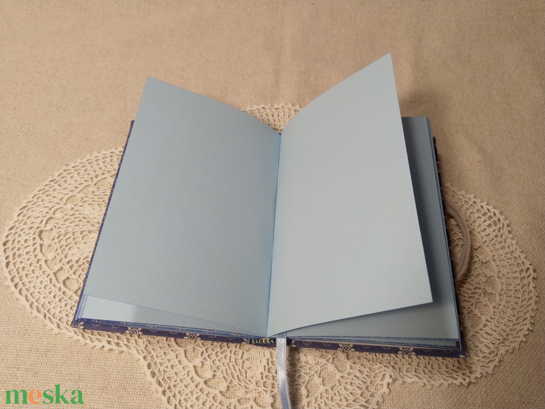A/6 Kék- fehér, festett metszésű notesz - otthon & lakás - papír írószer - jegyzetfüzet & napló - Meska.hu