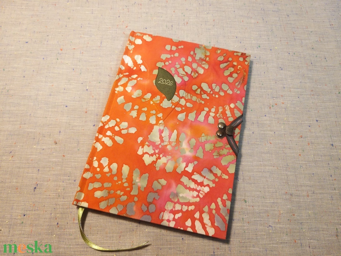 A/5 2026 Határidőnapló kampós, narancs batikolt - otthon & életmód - papír, írószer - naptár & tervező - Meska.hu