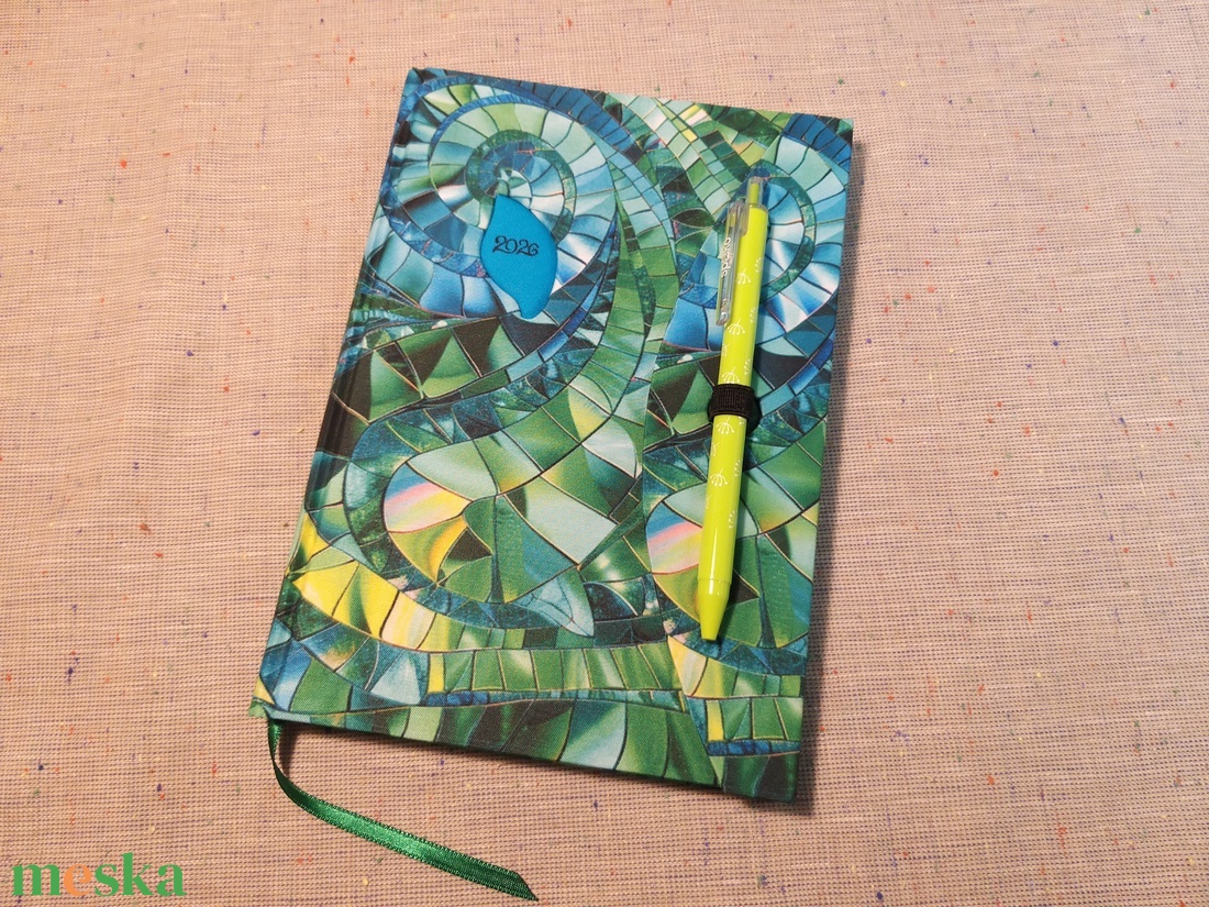 A/5 2026 Határidőnapló tollas, zöld-lék - otthon & életmód - papír, írószer - naptár & tervező - Meska.hu