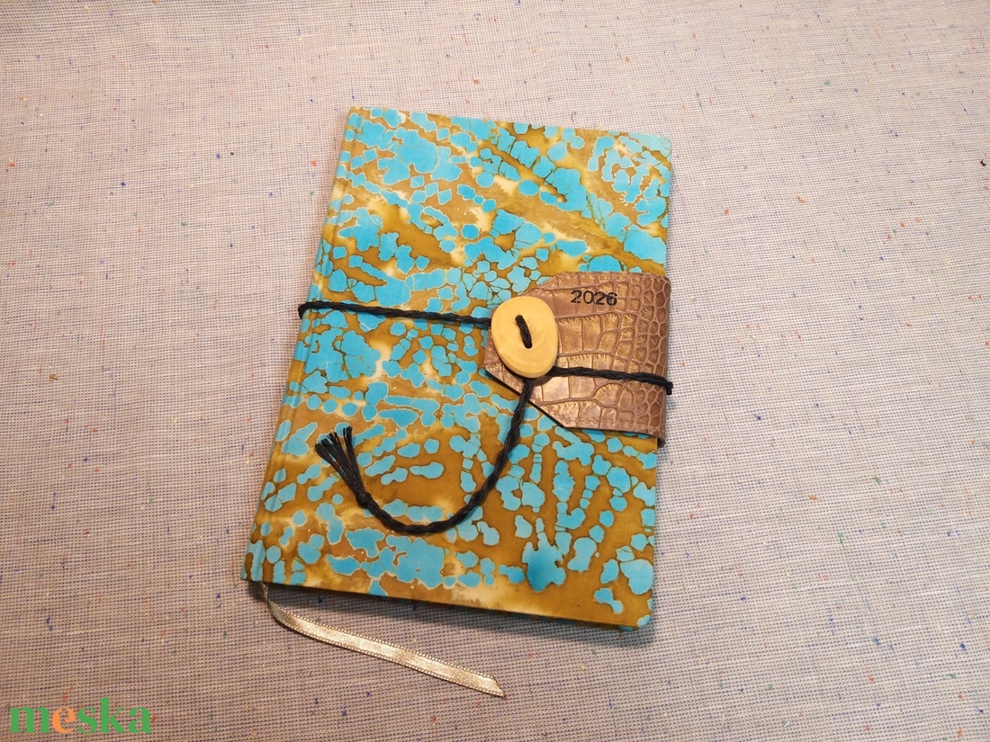 A/5 2026 Határidőnapló bőrpántos-gombos - otthon & életmód - papír, írószer - naptár & tervező - Meska.hu