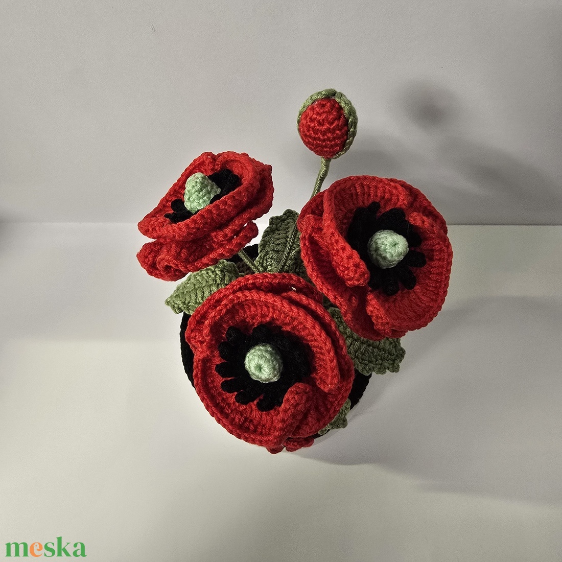 Horgolt cserepes pipacs - otthon & életmód - virágdekoráció - virágdíszek - virágdísz kaspóban - Meska.hu