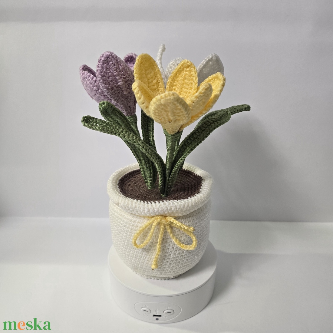 Horgolt kaspós Krokkusz virág - otthon & életmód - virágdekoráció - virágdíszek - virágdísz kaspóban - Meska.hu