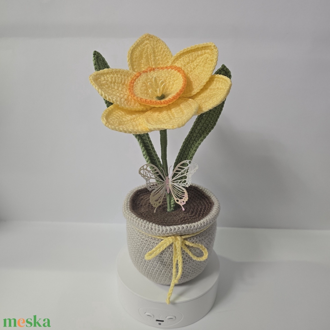 Horgolt nárcisz kaspóban - otthon & életmód - virágdekoráció - virágdíszek - virágdísz kaspóban - Meska.hu