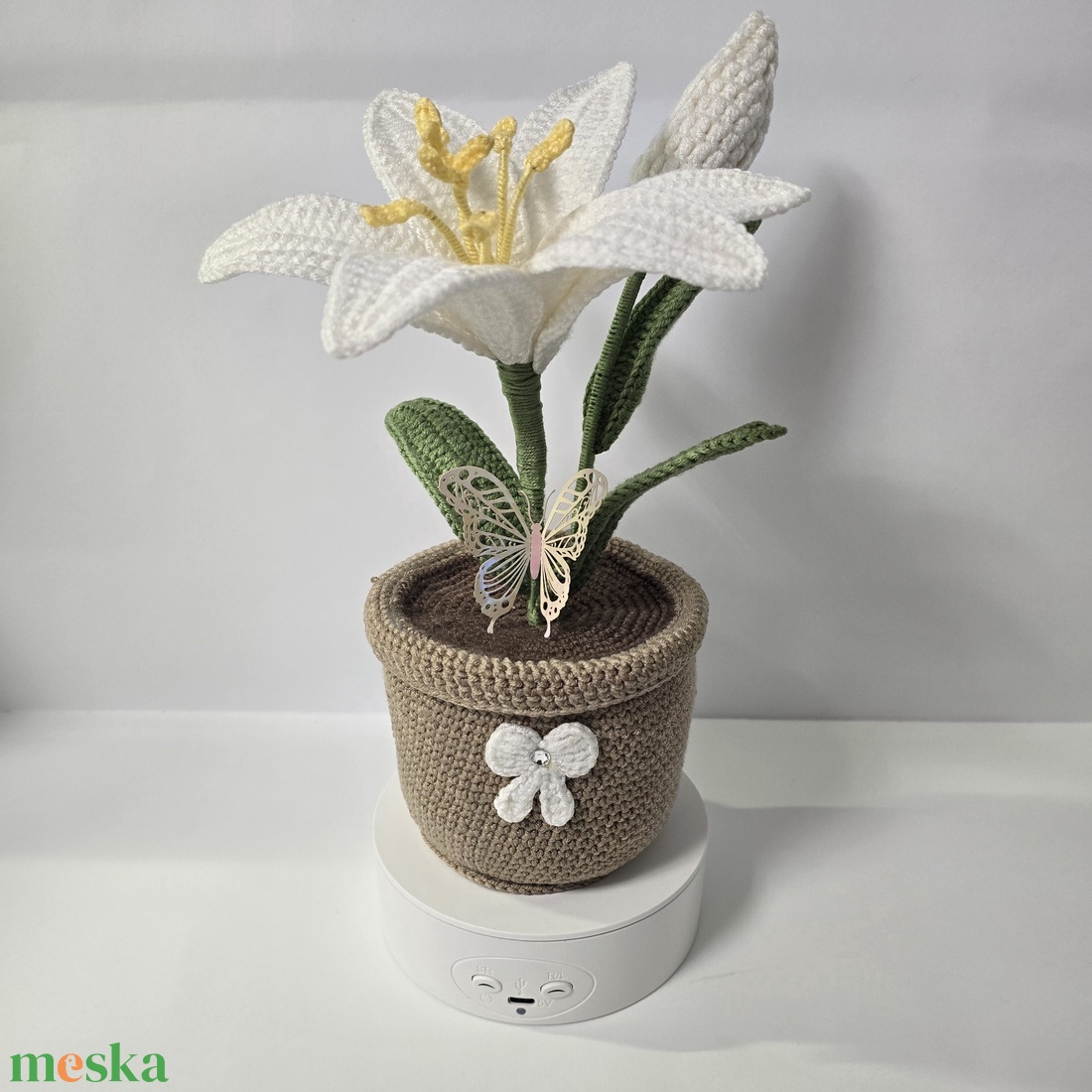 Horgolt liliom kaspóban - otthon & életmód - virágdekoráció - virágdíszek - virágdísz kaspóban - Meska.hu