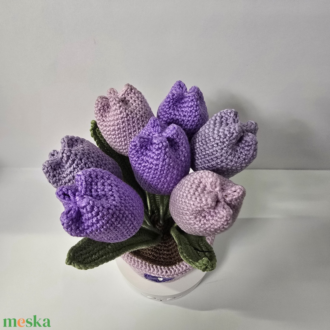 Horgolt tulipán kaspóban - otthon & életmód - virágdekoráció - virágdíszek - virágdísz kaspóban - Meska.hu