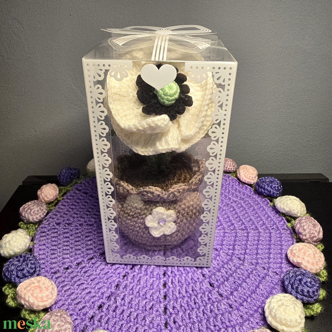 Horgolt pipacs kaspóban - otthon & életmód - virágdekoráció - virágdíszek - virágdísz kaspóban - Meska.hu