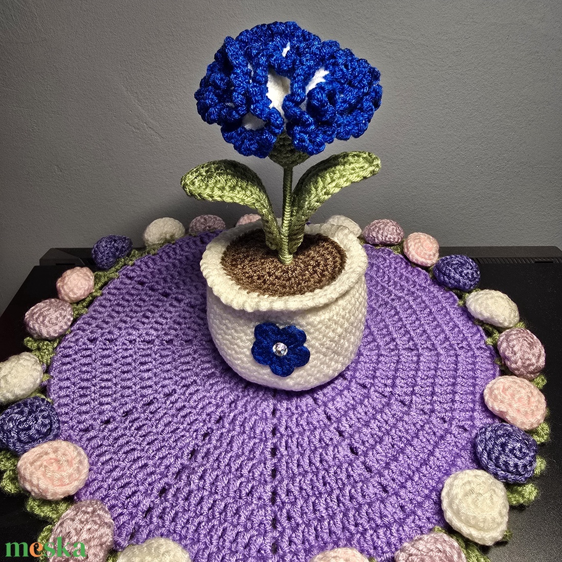 Horgolt szegfű - otthon & életmód - virágdekoráció - virágdíszek - virágdísz kaspóban - Meska.hu