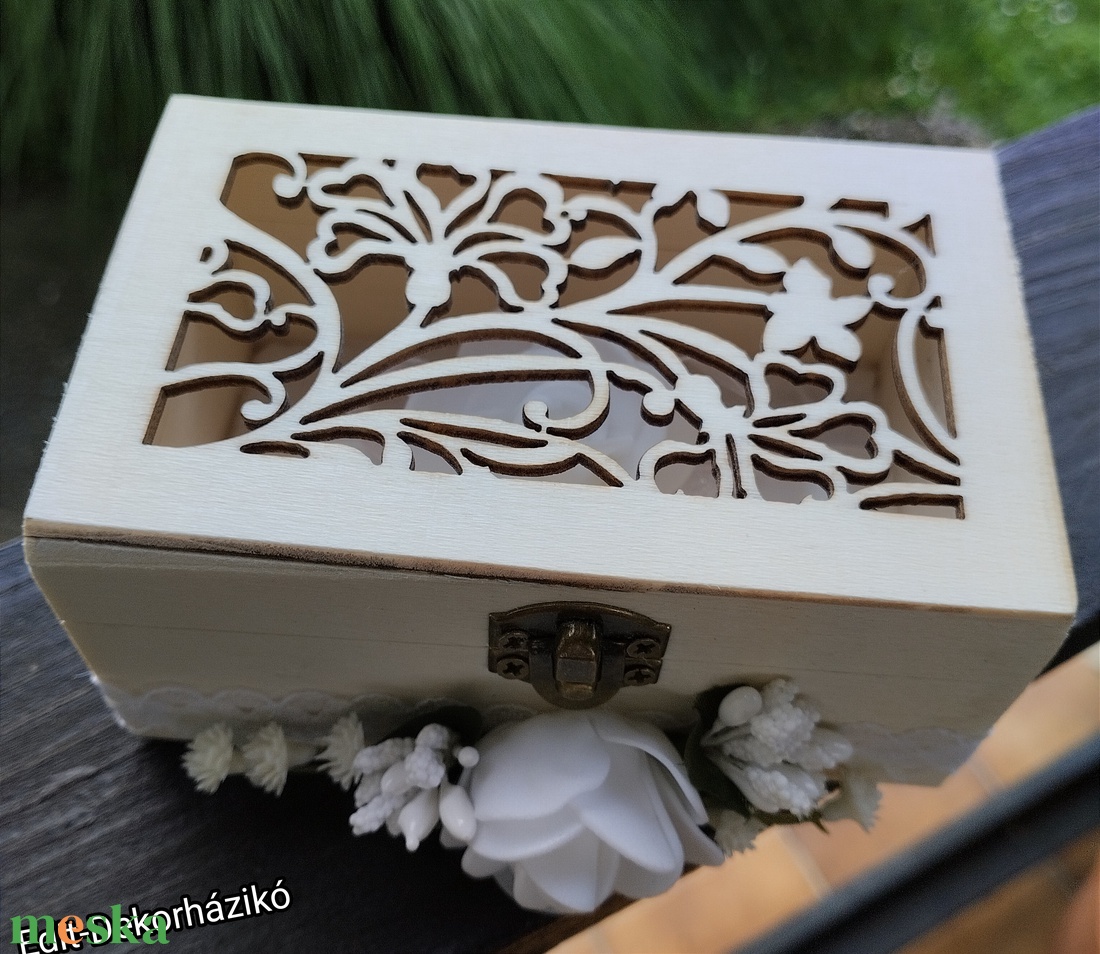 Gyűrűtartó kis fadoboz  - esküvő - kiegészítők - gyűrűtartó & gyűrűpárna - Meska.hu