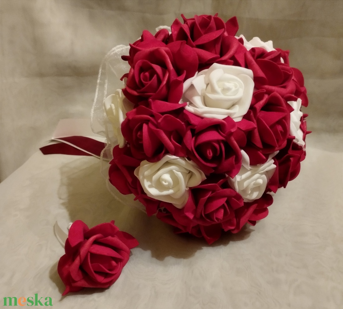 Piros-fehér menyasszonyi csokor vagy dobócsokor  - esküvő - menyasszonyi- és dobócsokor - Meska.hu