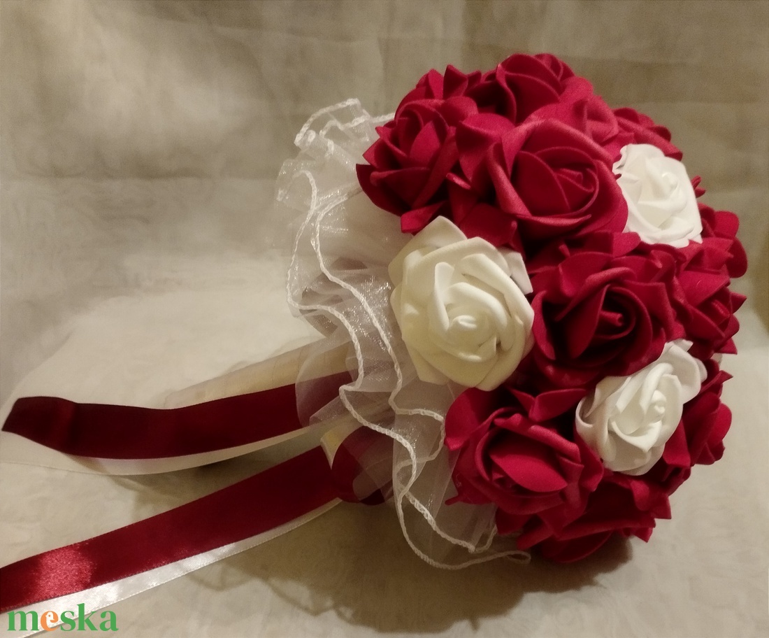 Piros-fehér menyasszonyi csokor vagy dobócsokor  - esküvő - menyasszonyi- és dobócsokor - Meska.hu