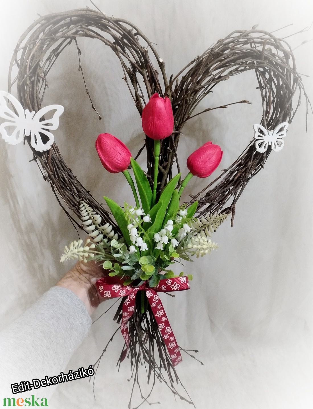 Szív alakú tulipános tavaszi ajtódísz  - otthon & lakás - dekoráció - ajtó- és ablak dekoráció - ajtódísz & kopogtató - Meska.hu