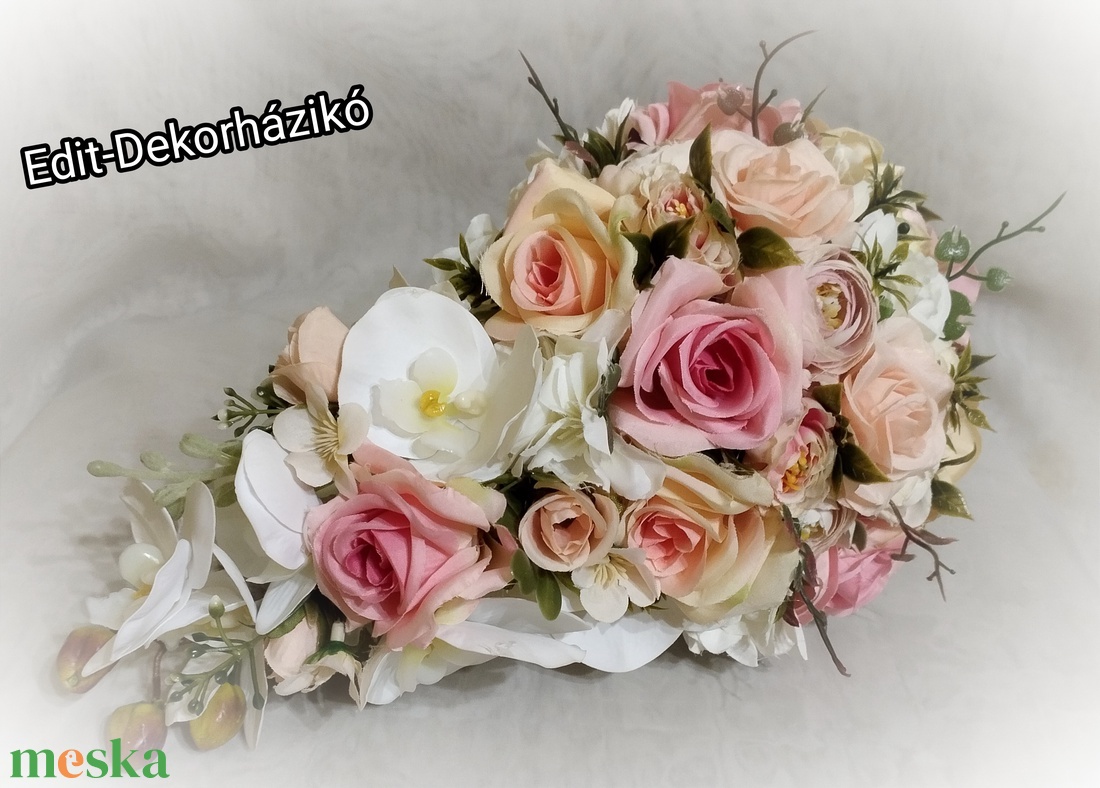 Csepp alakú rózsaszín-fehér-barack virágos menyasszonyi csokor  - esküvő - menyasszonyi- és dobócsokor - Meska.hu