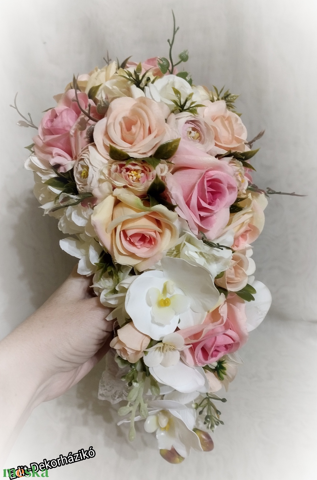 Csepp alakú rózsaszín-fehér-barack virágos menyasszonyi csokor  - esküvő - menyasszonyi- és dobócsokor - Meska.hu