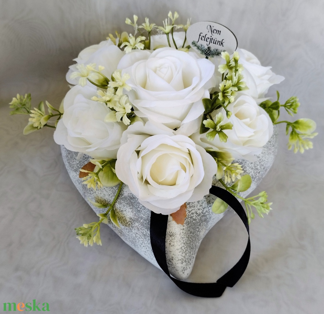 Szív beton kaspós sírdísz Mindenszentekre - otthon & életmód - vallás - temetkezési tárgy - sírdísz, kegyeleti dísz - Meska.hu