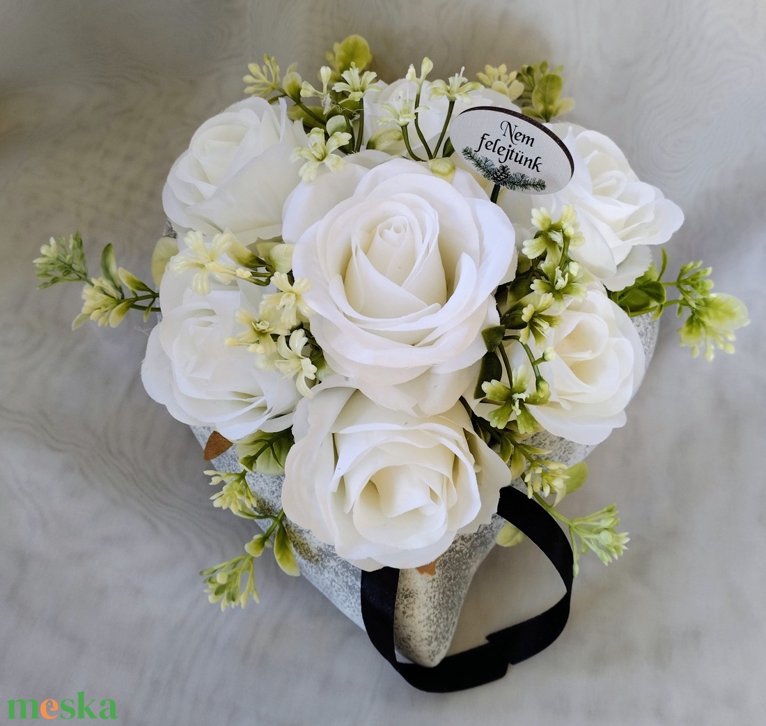 Szív beton kaspós sírdísz Mindenszentekre - otthon & életmód - vallás - temetkezési tárgy - sírdísz, kegyeleti dísz - Meska.hu