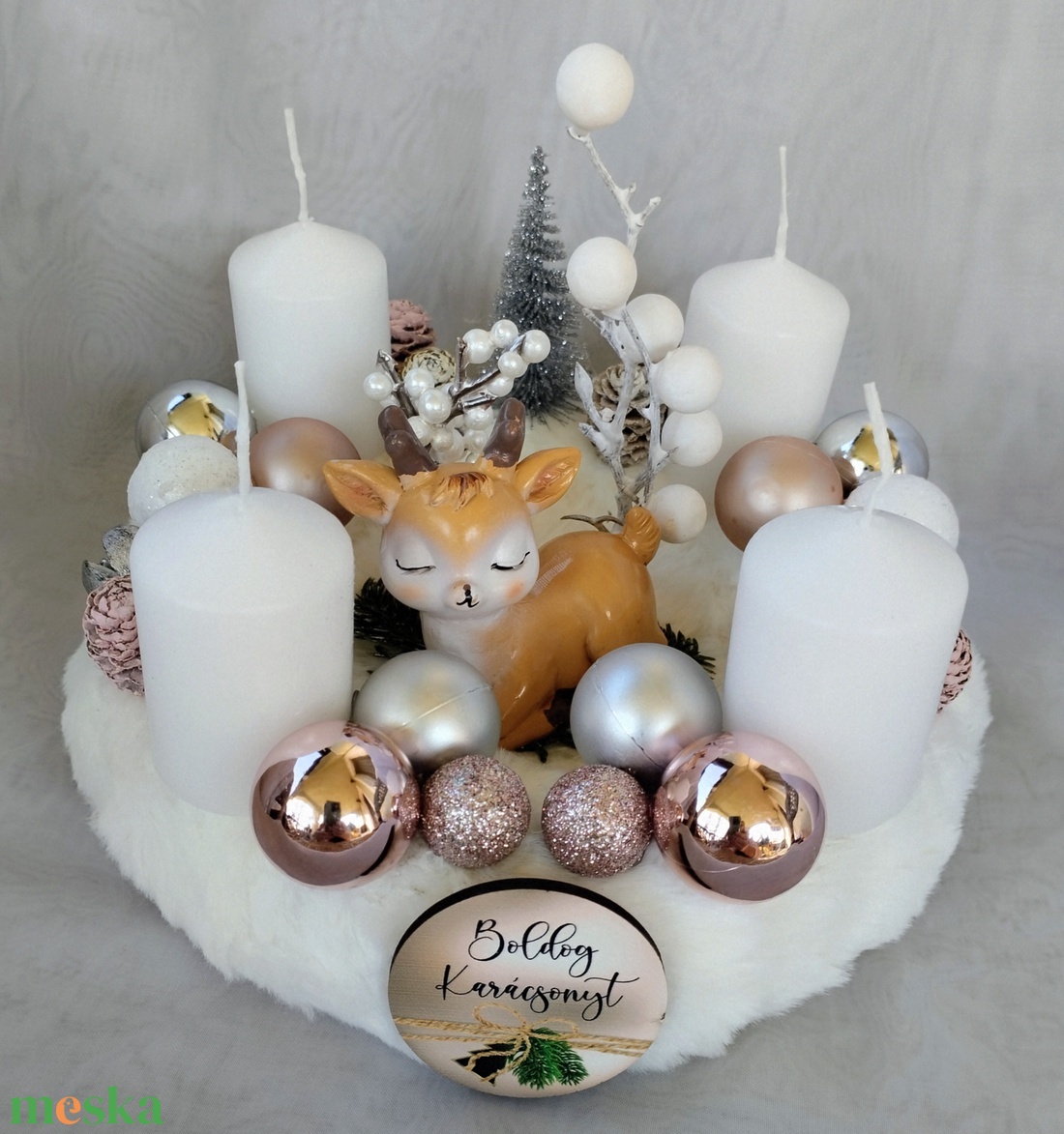 Fehér szőrmés adventi koszorú szarvassal - karácsony - adventi díszek - adventi koszorú - Meska.hu Fehér szőrmés adventi koszorú szarvassal - karácsony - adventi díszek - adventi koszorú - Meska.hu