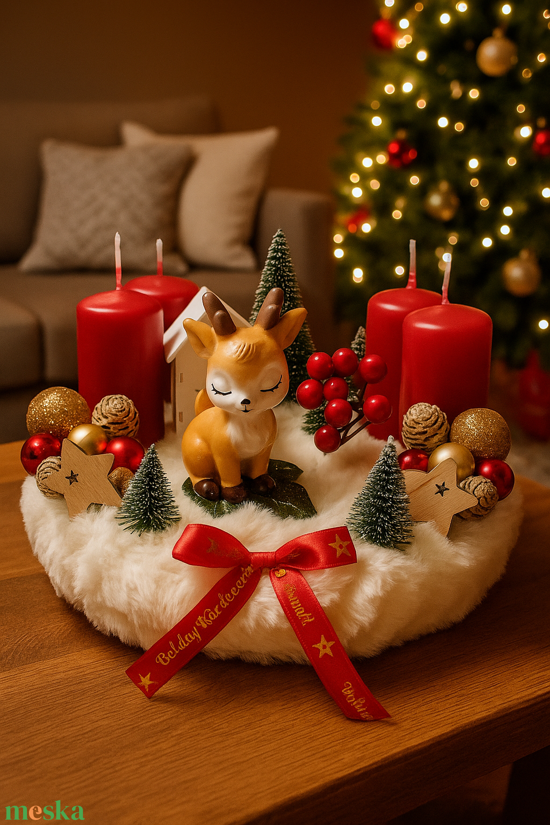 Fehér szőrmés adventi koszorú szarvassal (piros-arany) - karácsony - adventi díszek - adventi koszorú - Meska.hu