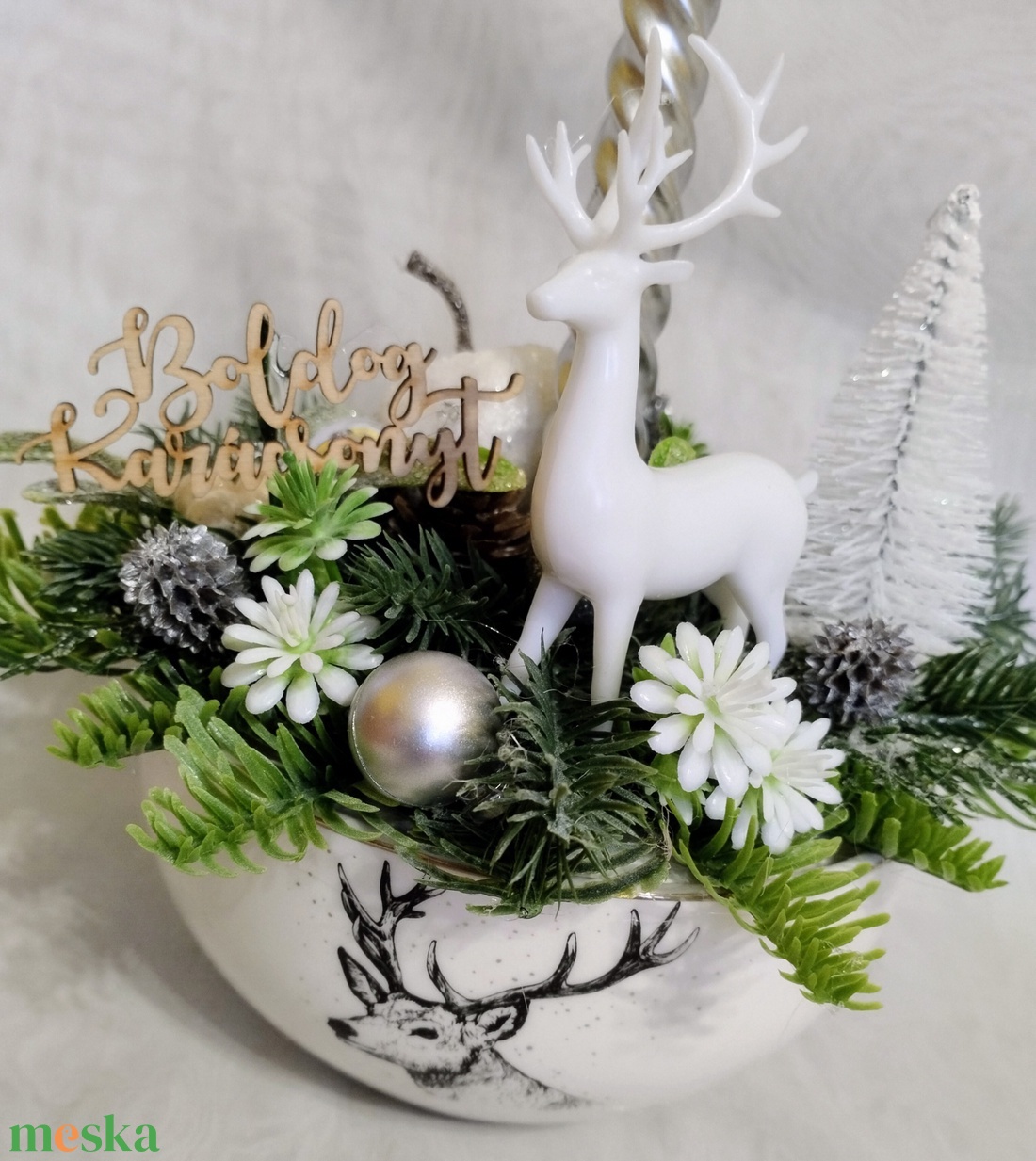 Ezüstös karácsonyi asztaldísz szarvassal - karácsony - adventi díszek - adventi asztaldísz - Meska.hu