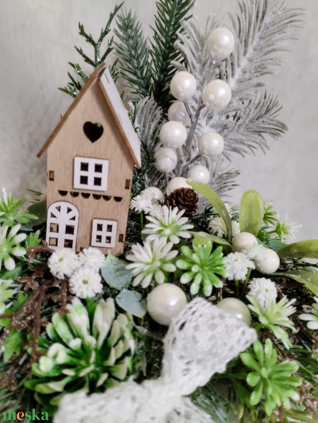 Téli asztaldísz kis házikóval - otthon & életmód - dekoráció - asztal és polc dekoráció - asztaldísz - Meska.hu