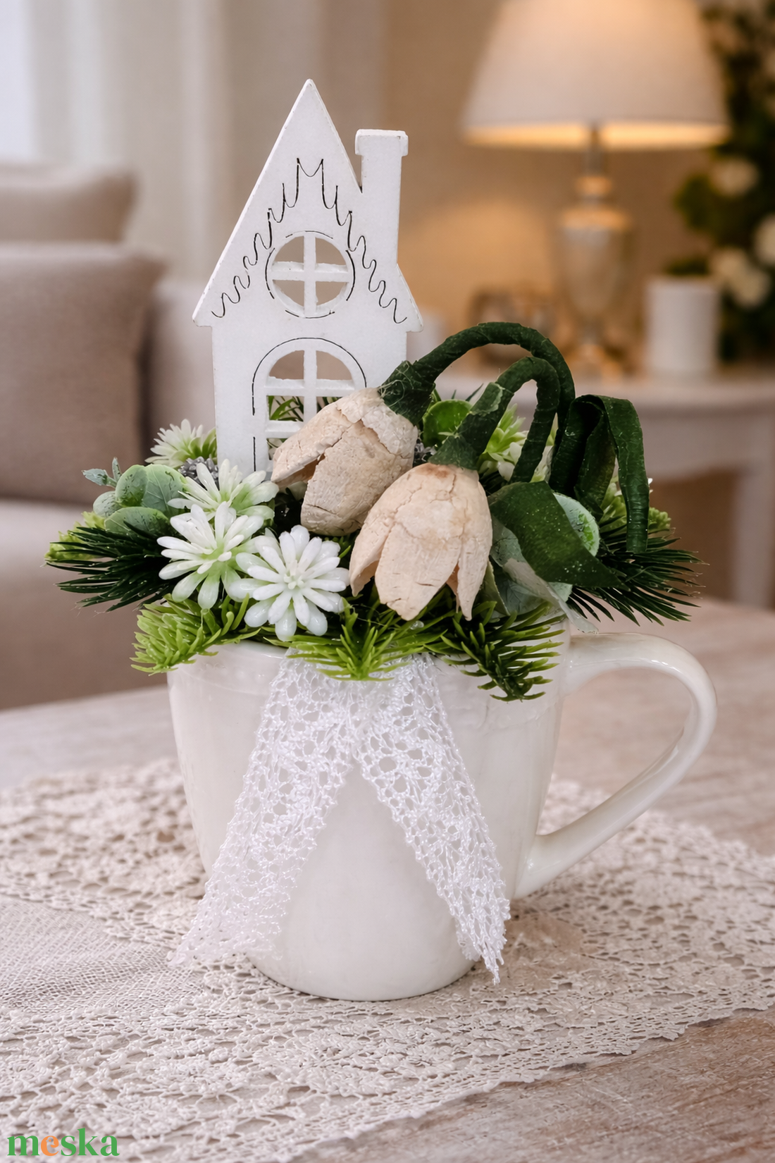 Téli bögrés dísz saját készítésű hóvirágokkal - otthon & életmód - dekoráció - asztal és polc dekoráció - asztaldísz - Meska.hu