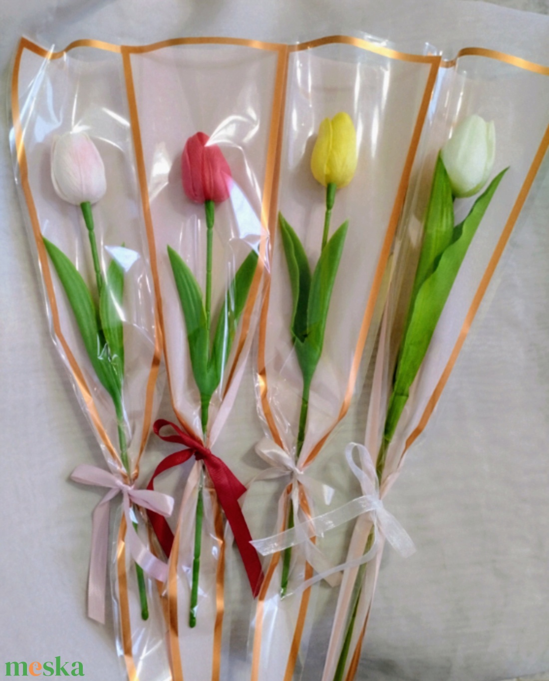 Nőnapi csomagolt élethű tulipán - otthon & életmód - dekoráció - asztal és polc dekoráció - asztaldísz - Meska.hu