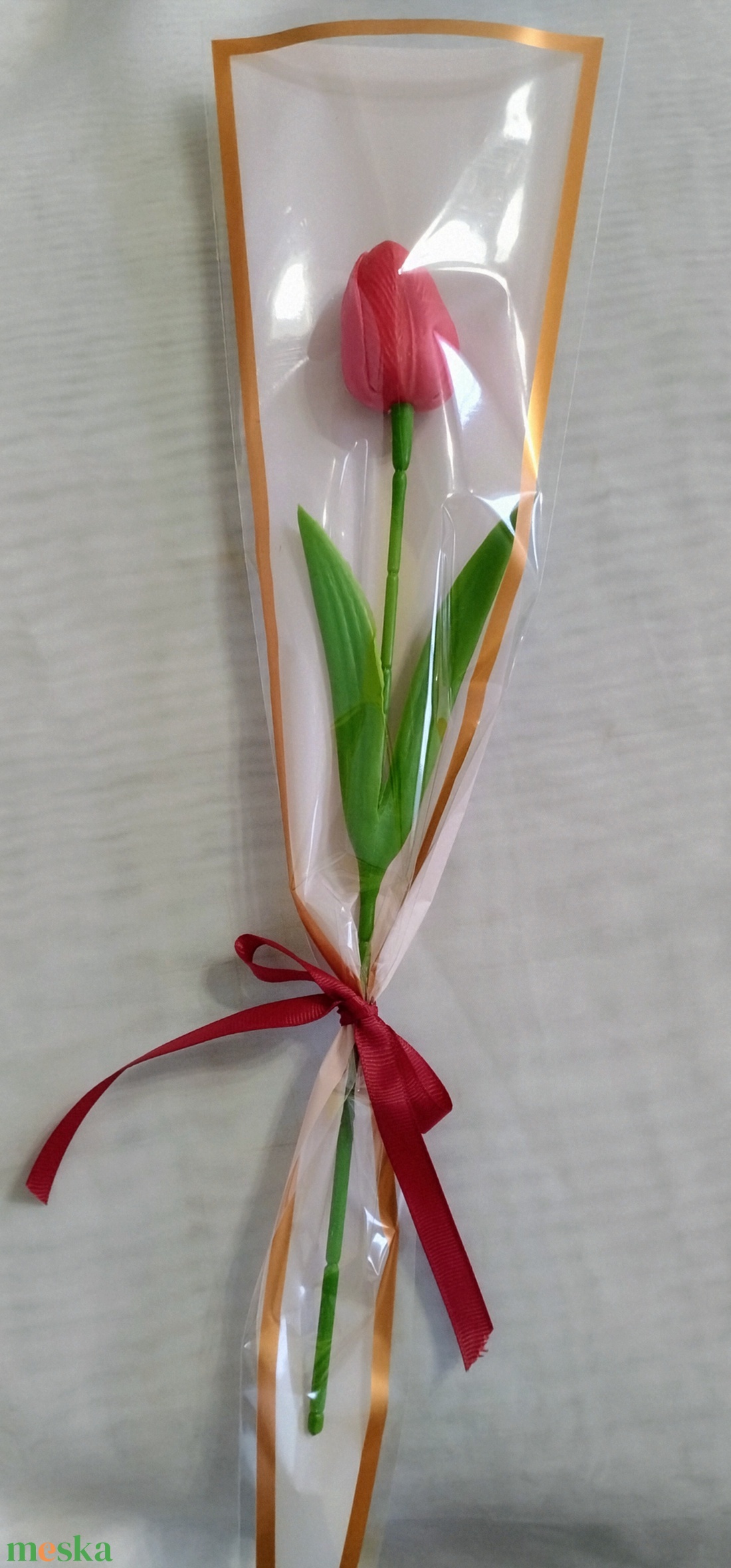 Nőnapi csomagolt élethű tulipán - otthon & életmód - dekoráció - asztal és polc dekoráció - asztaldísz - Meska.hu
