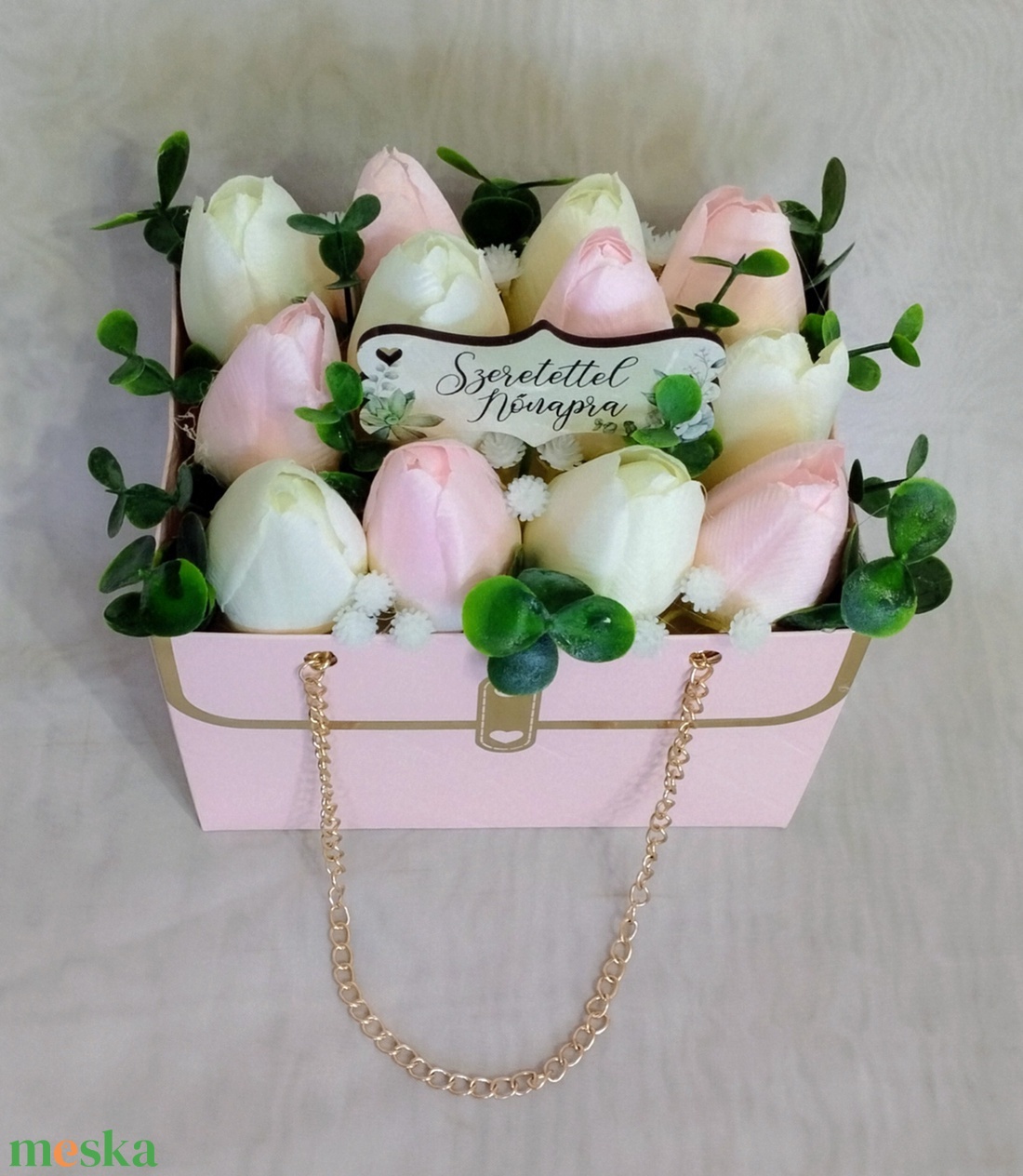 Tulipános táskadísz nőnapra - otthon & életmód - virágdekoráció - virágok - virágbox - Meska.hu