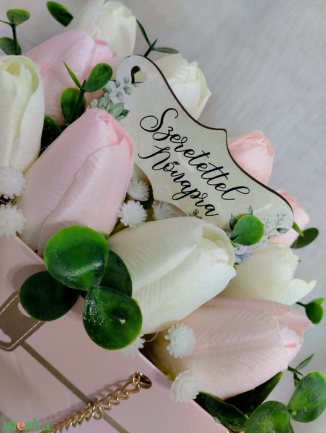 Tulipános táskadísz nőnapra - otthon & életmód - virágdekoráció - virágok - virágbox - Meska.hu