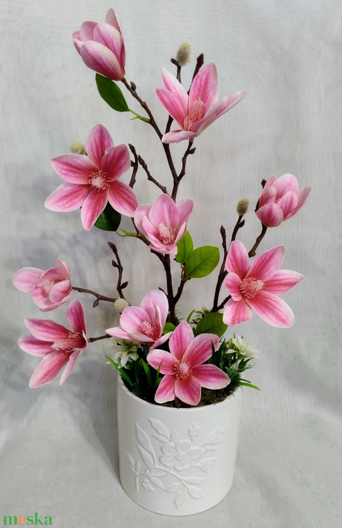 Rózsaszín magnóliás asztaldísz - otthon & életmód - virágdekoráció - virágdíszek - virágdísz kaspóban - Meska.hu