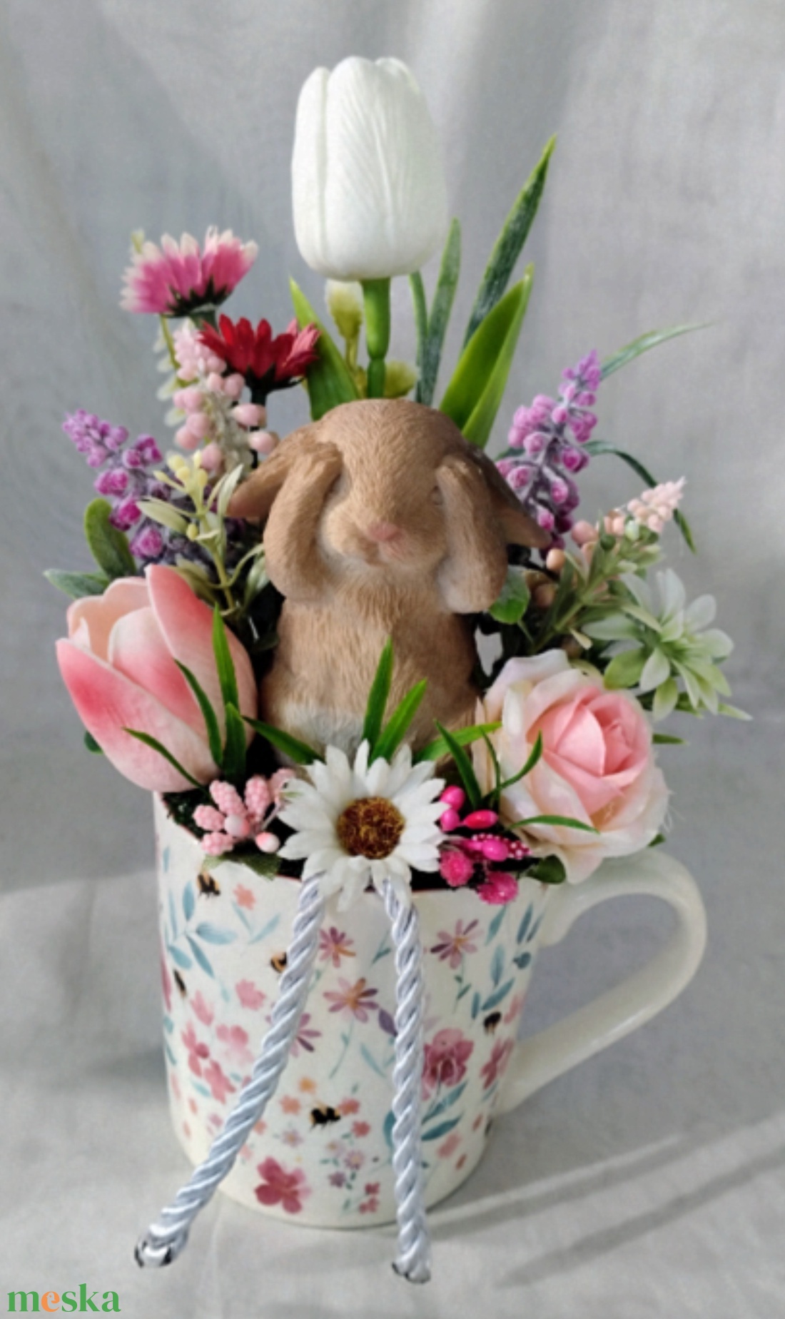 Nyuszis tavaszi asztaldísz bögrében - ünnepi díszek, dekorációk - húsvéti díszek és dekorációk - húsvéti asztaldíszek - Meska.hu