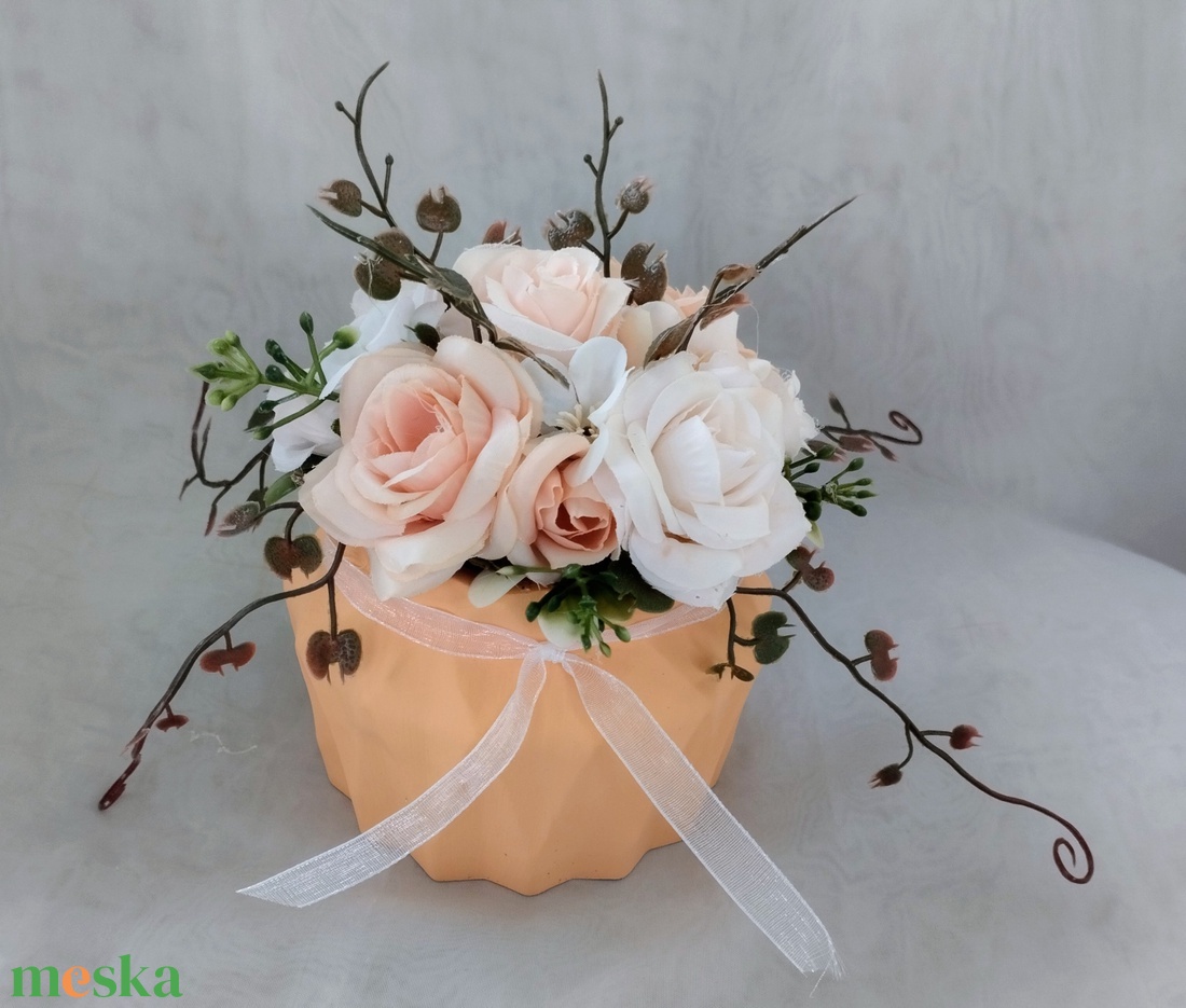 Barack virágbox - otthon & életmód - virágdekoráció - virágok - virágbox - Meska.hu