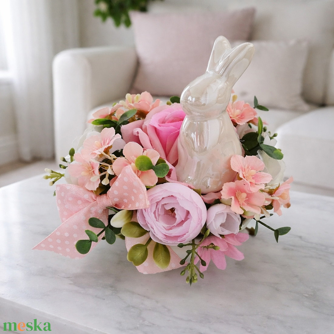 Tavaszi nyuszis asztaldísz rózsaszín virágokkal  - ünnepi díszek, dekorációk - húsvéti díszek és dekorációk - húsvéti asztaldíszek - Meska.hu