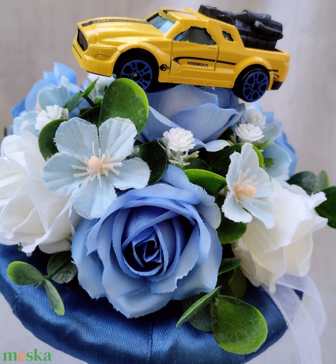 Kis autós ovis ballagási csokor  - otthon & életmód - virágdekoráció - virágok - virágcsokor - Meska.hu