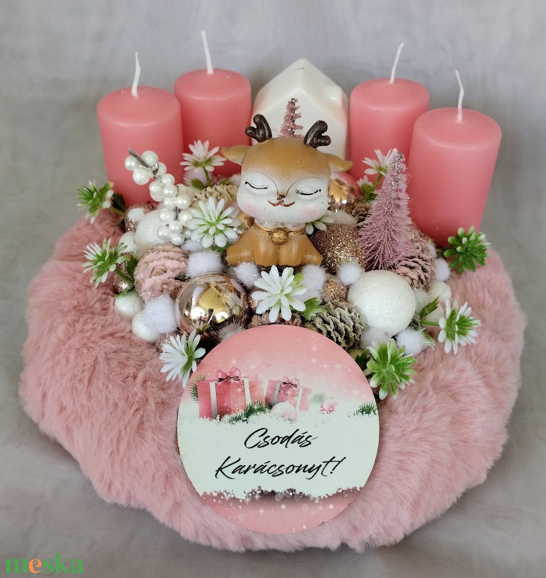 Rózsaszín szőrmés adventi koszorú bébi szarvassal - karácsony - adventi díszek - adventi koszorú - Meska.hu